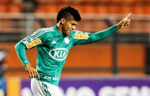 Leandro tem edema no pé e desfalca Palmeiras sábado