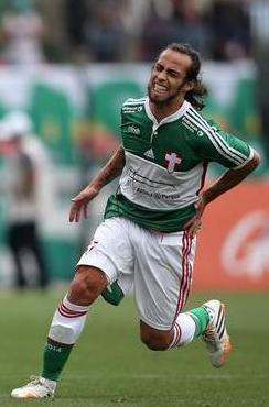 Valdívia tem desequilibrado quando atua pelo Palmeiras