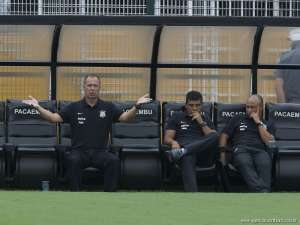 Acordo por substituto de Mano Menezes emperra no Corinthians