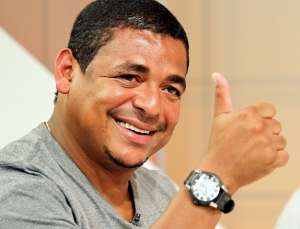 Vampeta, presidente do Osasco Audax, fala sobre racismo no futebol no Armazém Cultural SP