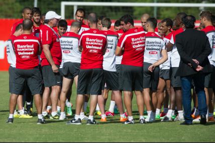 Abel Braga fecha treino e faz mistério no Inter para Gre-Nal 2 0002050041312 img