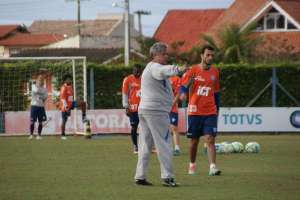 Série B: Geninho, do Avaí, leva dois jogos de suspensão por expulsão contra a Ponte Preta