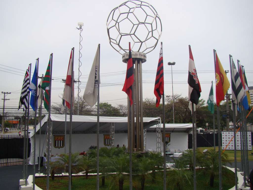 Em 2015, os Campeonatos Paulistas terão limites de 28 jogadores inscritos