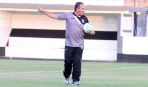 Série B: Preocupado com a marcação, PC Gusmão escala três volantes no Ceará