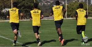 Série B: Apesar de estar com salário atrasado, meia do Corinthians, Nenê Bonilha, garante permanência no Vila Nova