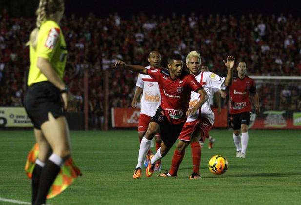 O empate sem gols entre Brasil e Tombense foi bom para o time mineiro, que decide a Série D em Muriaé-MG - Foto: Italo Santos/Divulgação, Brasil