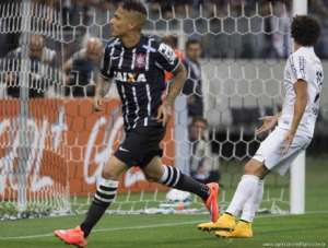 Corinthians ganha clássico e fica em quinto lugar e perto do G4 do Brasileirão Chevrolet