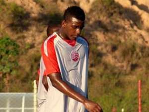 Sem chances no Náutico, meia Marcos Vinícius pode parar no Cruzeiro