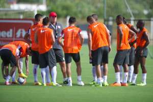 Abel Braga fecha treino e esconde escalação do Internacional