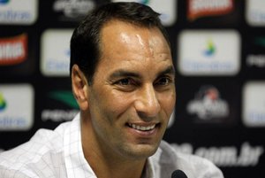 Série B: Edmundo ironiza Eurico Miranda em votação em São Januário