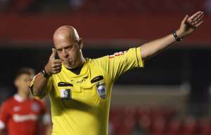 Luis Fabiano, do São Paulo, afirma que árbitro admitiu que errou no gol do Internacional