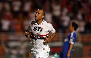 Luis Fabiano nega conversa com Flamengo e espera São Paulo para renovar
