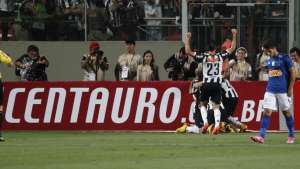 Atlético sai na frente do Cruzeiro, mas ainda é cedo para comemorar a Copa do Brasil