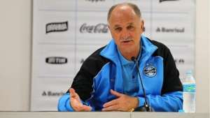 Felipão poupa três em treino fechado do Grêmio