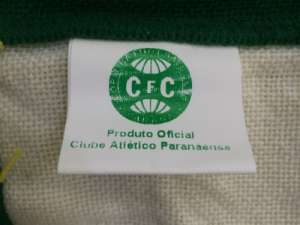 Como assim? Coritiba vende produtos oficiais com etiquetas do rival Atlético-PR