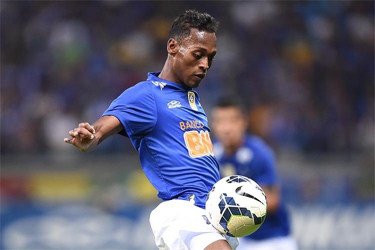 Marquinhos volta ao Cruzeiro depois de três jogos de fora