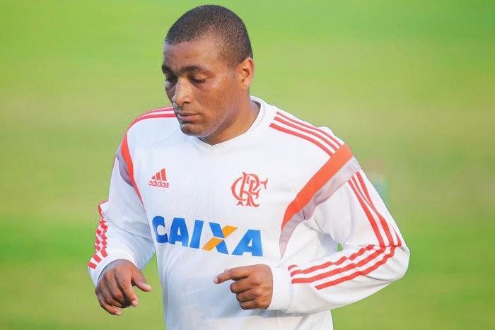 Anderson Pico treina no lugar de Léo Moura, no Ninho do Urubu 