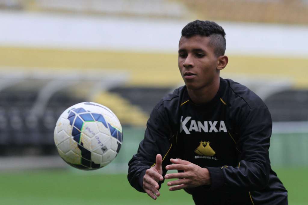 Andrew é relacionado pela segunda vez e se torna esperança no ataque do Criciúma 