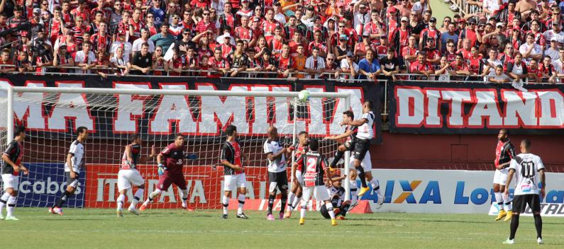 Joinville fez os gols, num jogo equilibrado, aproveitou as chances para vencer e lidera sozinha rumo ao título da Série B - Foto: Joinville - Oficial