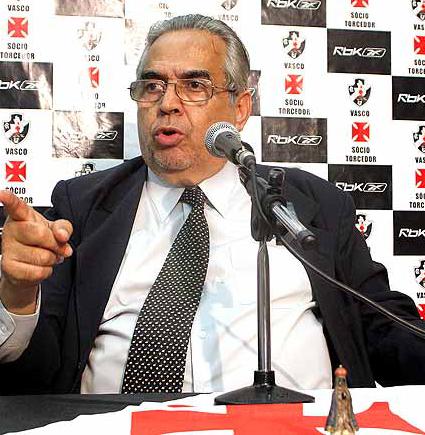 'Comigo, o Vasco lutará por títulos', diz Eurico Miranda