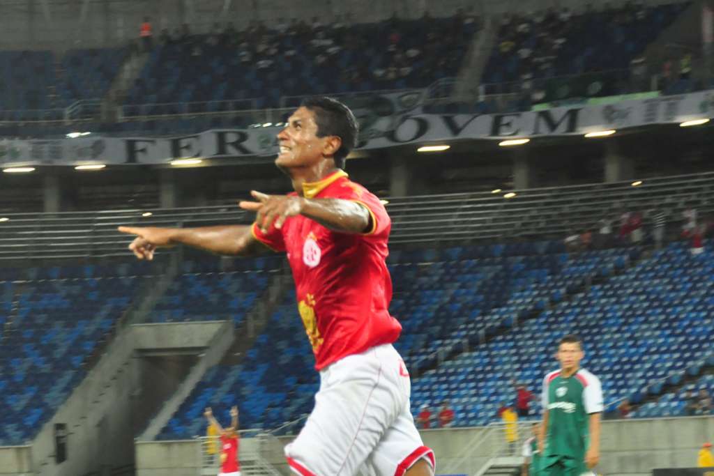 Max desfalca o América-RN diante da Ponte Preta