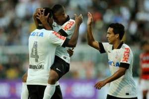 Com 17 anos, Malcom vira protagonista no Corinthians