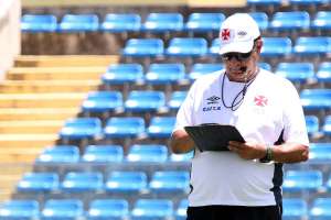 Vasco x Vila Nova - Mesmo sem convencer, Vascão pode subir nesta terça!