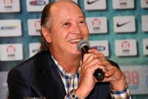 1º Fórum Brasil de Treinadores terá Paulo Roberto Falcão