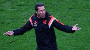 Luxemburgo renova com o Flamengo até dezembro de 2015