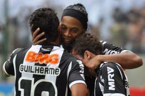 Guilherme, do Atlético-MG, é oferecido ao Santos, mas eleição presidencial trava negociação