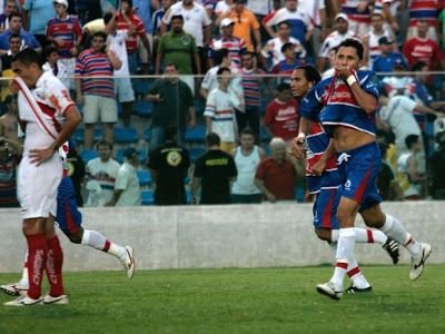 Em campo, o Fortaleza venceu o CRB por 4 a 0 e se livrou do rebaixamento para a Série D