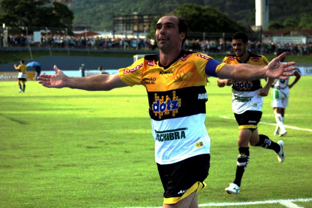Paulo Baier foi dispensado pelo Criciúma junto com outros doze jogadores