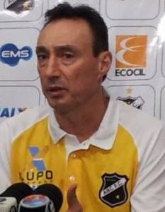 Roberto Fonseca comandará o ABC no estádio Serra Dourada