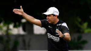 Enderson Moreira usa reta final para testes no Santos