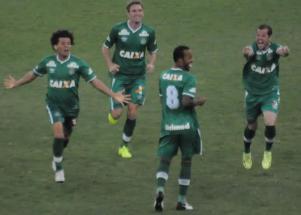 Seleção do BRASILEIRO CHEVROLET com vários jogadores que tentam tirar seus times do rebaixamento