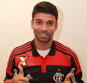 Eduardo da Silva e Samir voltam a desfalcar Flamengo