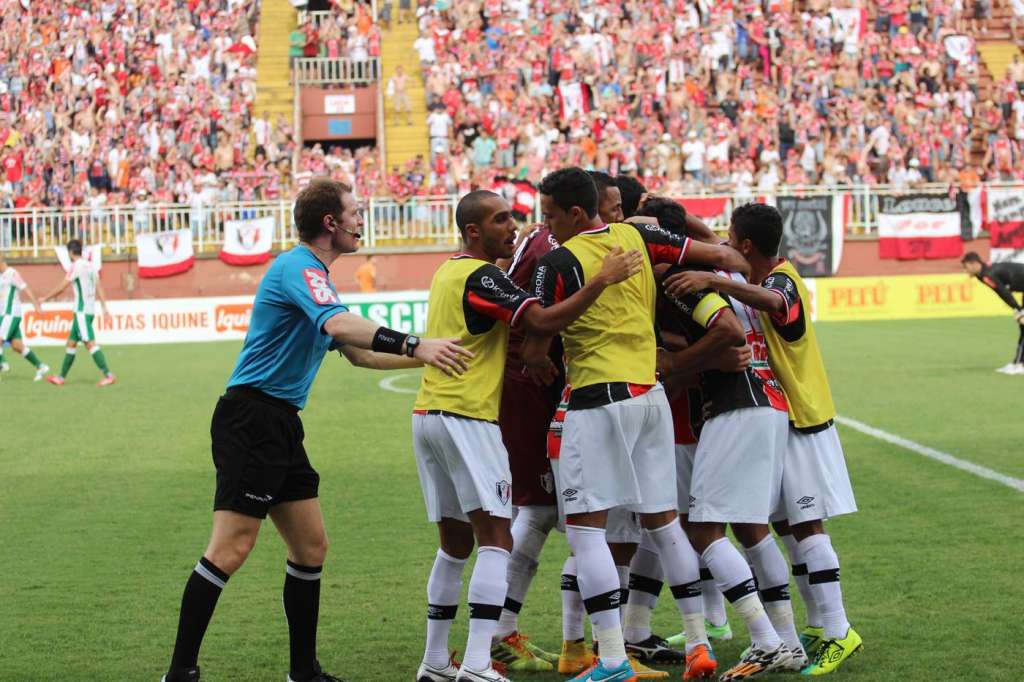 Joinville a um empate do título