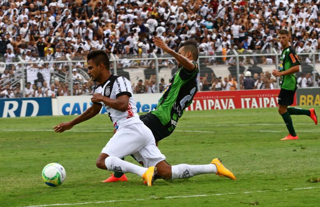 A Ponte Preta praticamente deu adeus ao título diante do América-MG