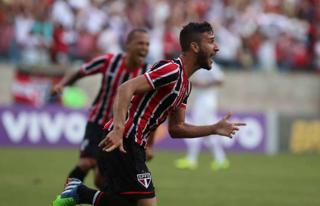 O jovem Boschilia marcou o único gol da partida