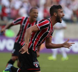 São Paulo venceu o Santos na Arena Pantanal e manteve a vice-liderança
