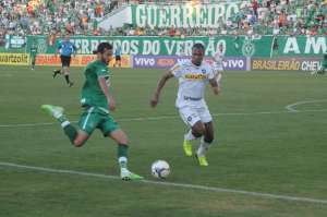 Botafogo desembarca no Rio em meio a clima tenso