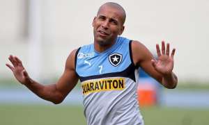 Carlos Eduardo Pereira, novo presidente do Botafogo, quer reintegrar Emerson Sheik, Bolívar, Edílson e Júlio César