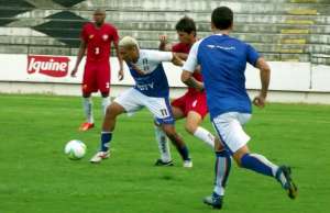 Série B: Santa Cruz confirma saída de treinador Oliveira Canindé e mais 26 jogadores podem deixar o clube