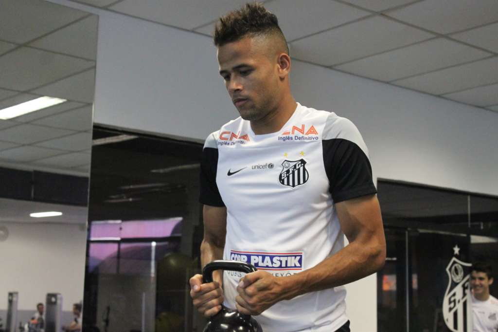 Geuvânio sente lesão e volta a desfalcar time do Santos 