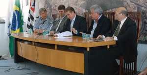 Jonas Donizette, prefeito de Campinas, sanciona Lei para tirar Arena Ponte Preta do papel