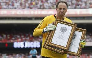 Rogério Ceni renova com o São Paulo e jogará a Libertadores