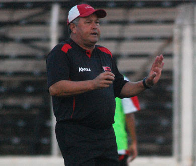 Roberto Cavalo está confiante na permanência do Oeste