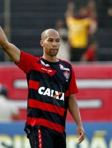 Dependendo de combinação de resultados, Vitória confia em bater o Flamengo e torce por gaúchos