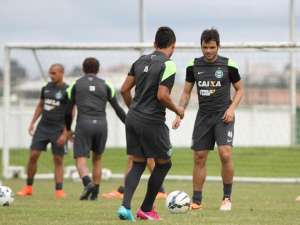 Atlético-MG x Coritiba - Galo vai com força máxima em busca de premição; Coxa pode se livrar da degola