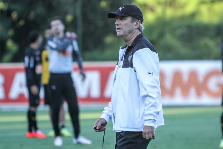 Levir Culpi treina e escala Atlético-MG com força máxima 